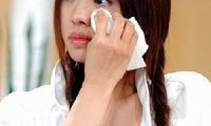 蔡依林被曝家丑 二舅嗜赌表妹摆槟榔摊