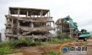 三亚槟榔村17栋违法建筑被拆 面积1.3万平米