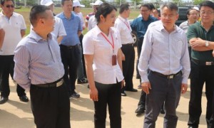  Liu Pingzhi, Vice Governor of Hainan Province, and his delegation went to the Hainan base of Flavor King Group to carry out research on industrial poverty alleviation